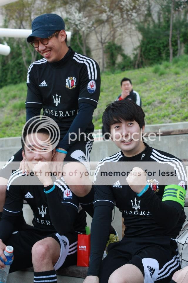 Футболистът Kim Hyung Jun от FC Avengers - Page 7 934636_501362669931437_1735222602_n_zps6855c434